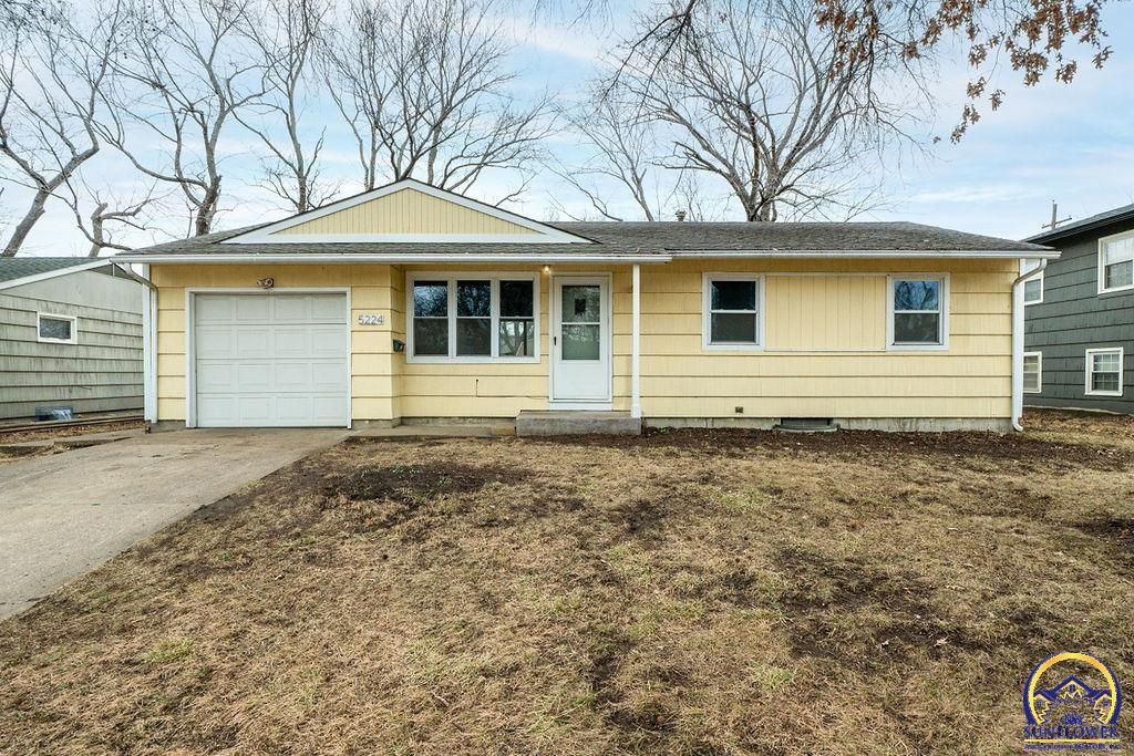 5224 SW 31st St, Topeka, KS 66614