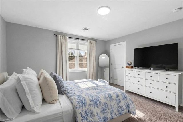 15 Christies Way 15, Holbrook, MA 02343