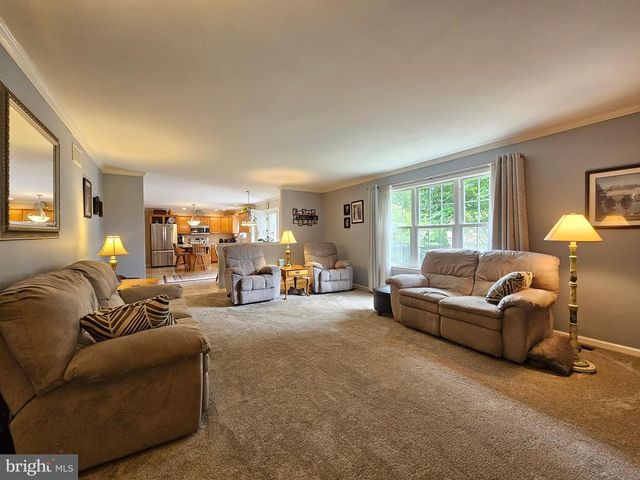 1120 STONEHENGE DR, Reading, PA 19606