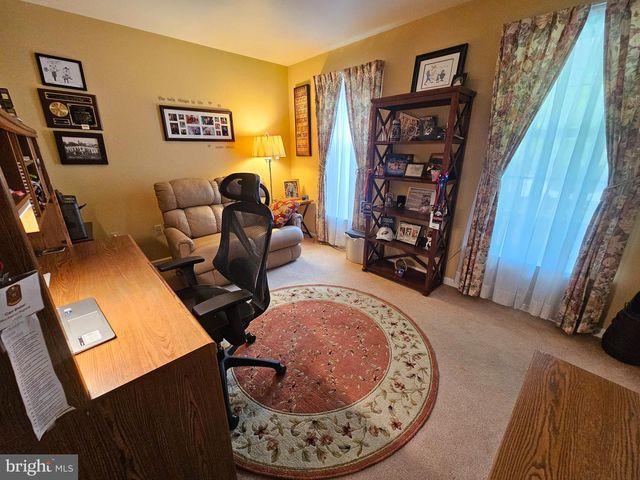 1120 STONEHENGE DR, Reading, PA 19606