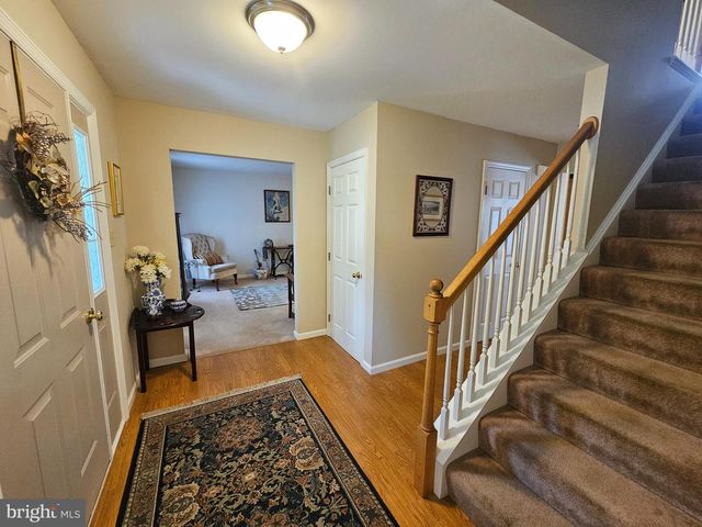 1120 STONEHENGE DR, Reading, PA 19606