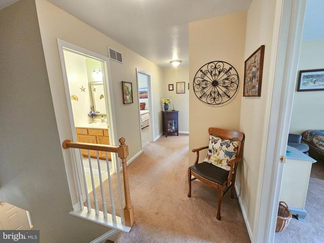 1120 STONEHENGE DR, Reading, PA 19606
