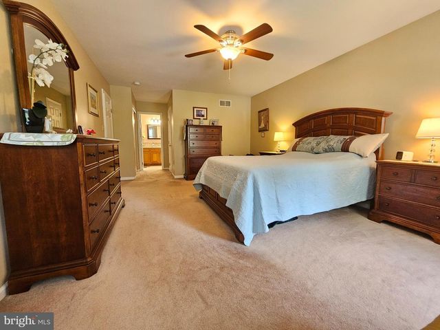 1120 STONEHENGE DR, Reading, PA 19606