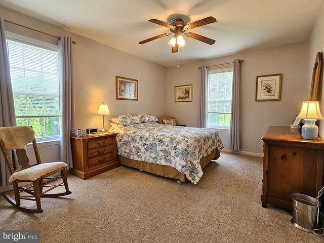 1120 STONEHENGE DR, Reading, PA 19606