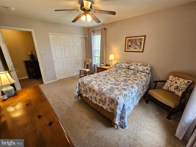 1120 STONEHENGE DR, Reading, PA 19606