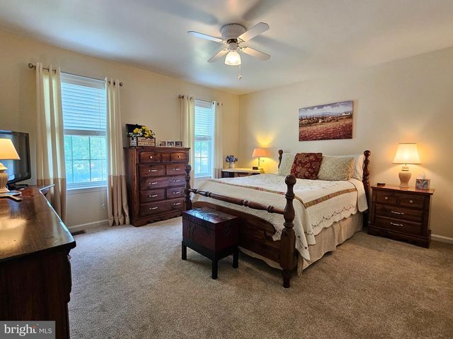 1120 STONEHENGE DR, Reading, PA 19606