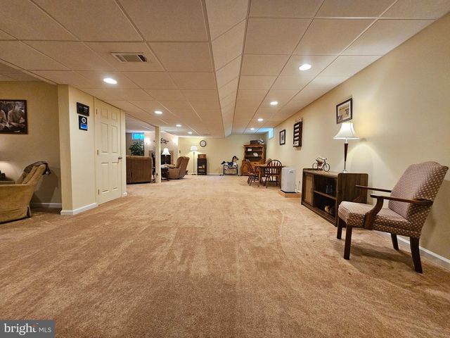1120 STONEHENGE DR, Reading, PA 19606