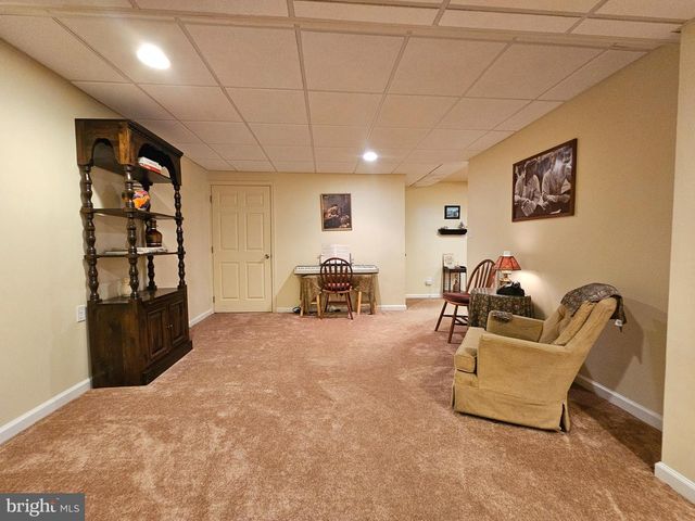 1120 STONEHENGE DR, Reading, PA 19606