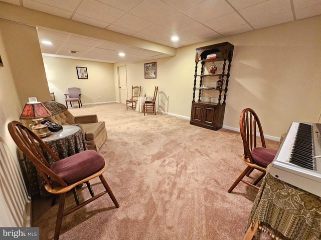 1120 STONEHENGE DR, Reading, PA 19606