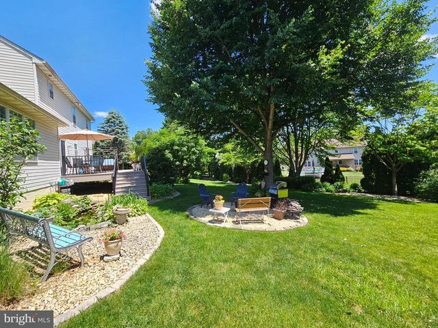 1120 STONEHENGE DR, Reading, PA 19606