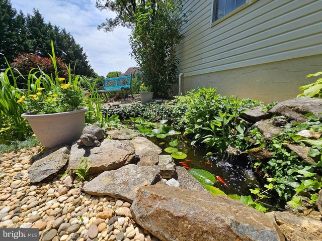 1120 STONEHENGE DR, Reading, PA 19606