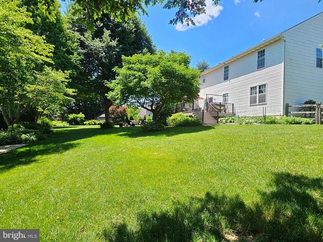 1120 STONEHENGE DR, Reading, PA 19606