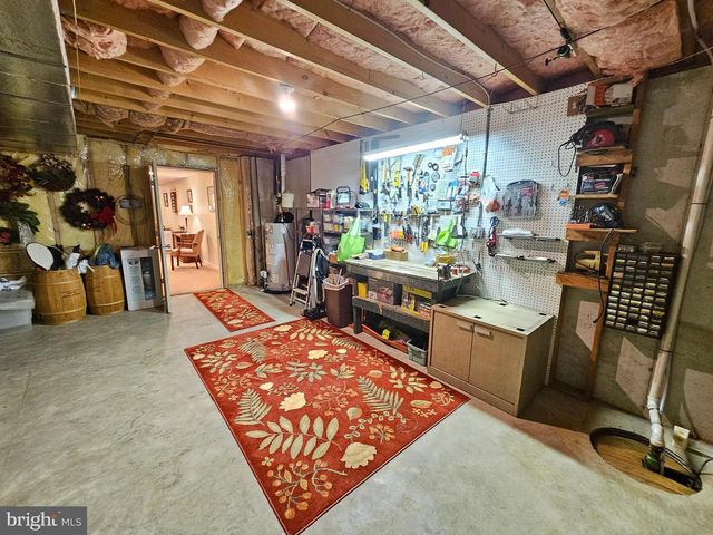 1120 STONEHENGE DR, Reading, PA 19606