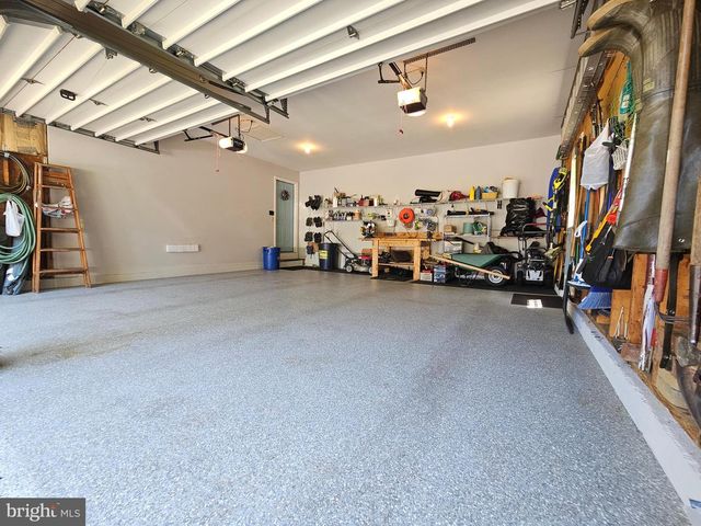 1120 STONEHENGE DR, Reading, PA 19606