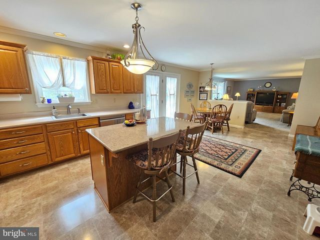 1120 STONEHENGE DR, Reading, PA 19606