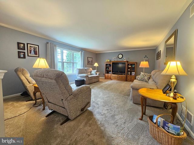 1120 STONEHENGE DR, Reading, PA 19606