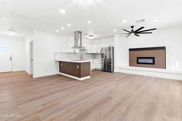 334 N 18TH Drive, Phoenix, AZ 85007