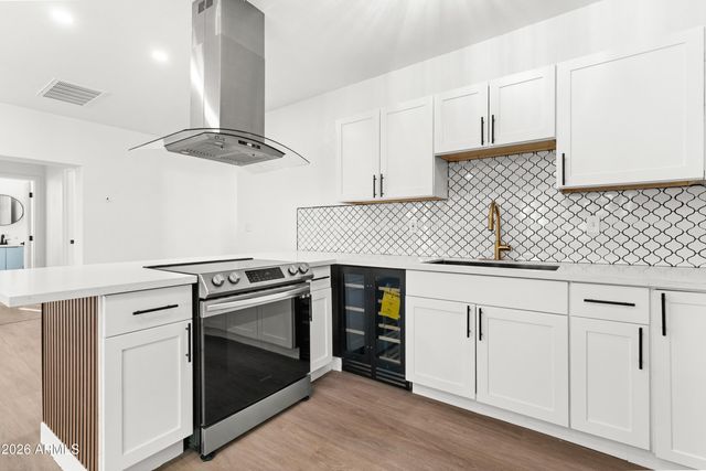 334 N 18TH Drive, Phoenix, AZ 85007