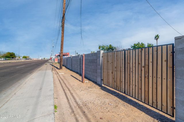 334 N 18TH Drive, Phoenix, AZ 85007