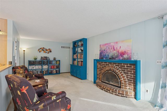 2008 Center Street, West Des Moines, IA 50265