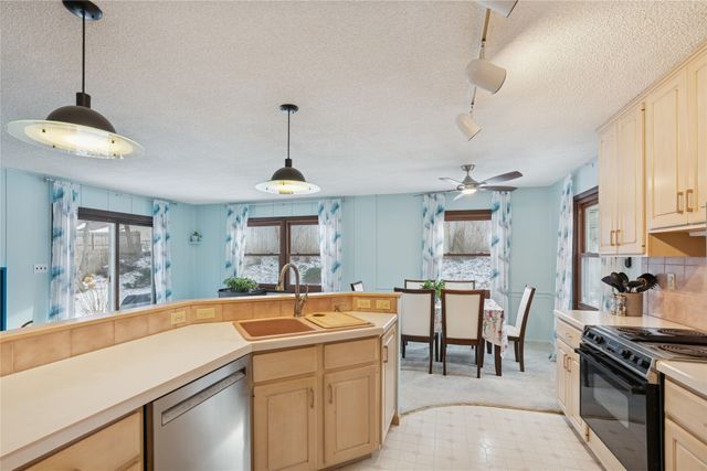 2008 Center Street, West Des Moines, IA 50265