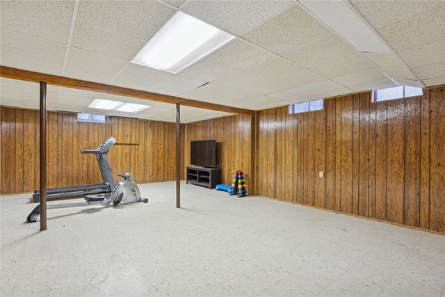 2008 Center Street, West Des Moines, IA 50265