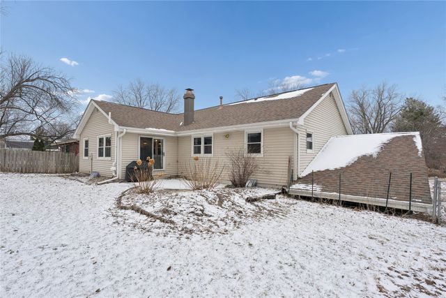 2008 Center Street, West Des Moines, IA 50265