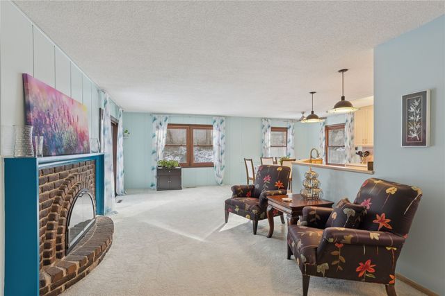 2008 Center Street, West Des Moines, IA 50265