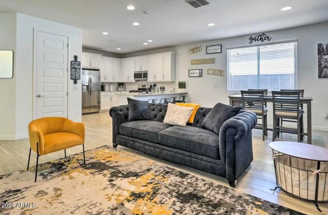 5837 N 89TH Drive, Glendale, AZ 85305