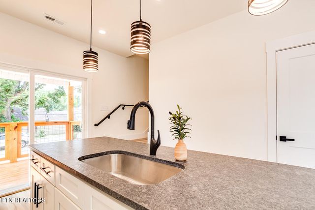 305 E Woodland Ave #3, Knoxville, TN 37917