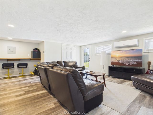 1400 Lawyer Street, College Station, TX 77840