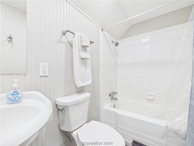 1400 Lawyer Street, College Station, TX 77840