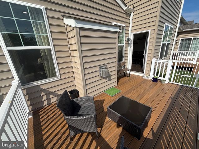 32 AUBREY CIR, Royersford, PA 19468