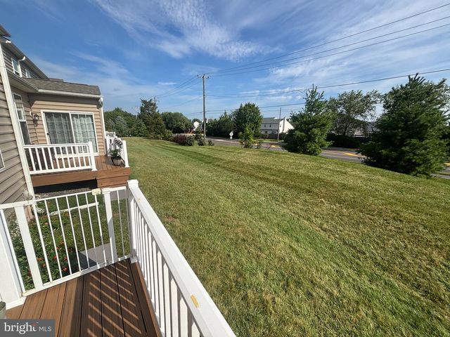 32 AUBREY CIR, Royersford, PA 19468