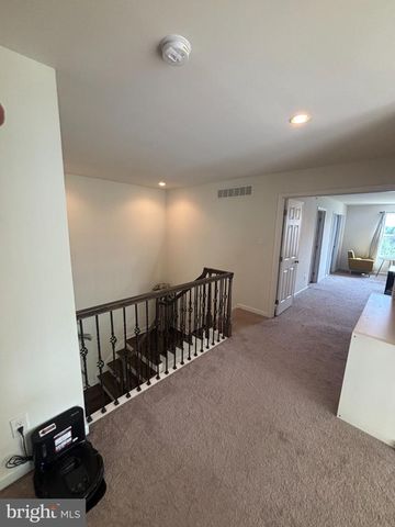32 AUBREY CIR, Royersford, PA 19468