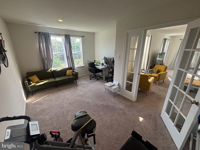32 AUBREY CIR, Royersford, PA 19468