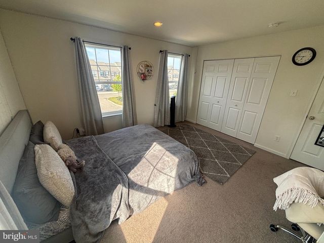 32 AUBREY CIR, Royersford, PA 19468