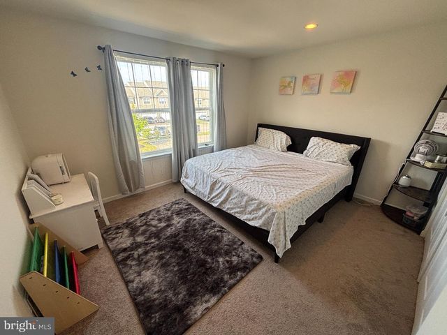 32 AUBREY CIR, Royersford, PA 19468