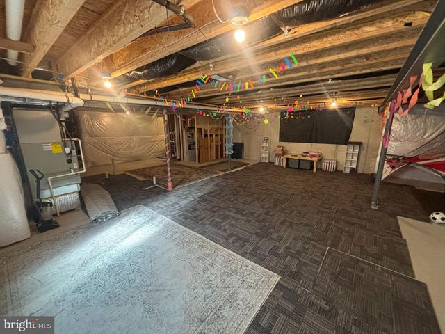 32 AUBREY CIR, Royersford, PA 19468