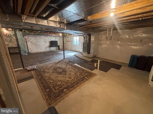 32 AUBREY CIR, Royersford, PA 19468