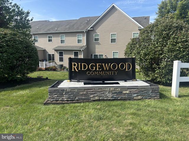 32 AUBREY CIR, Royersford, PA 19468