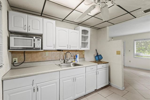 507 PINEWOOD AVENUE, Nokomis, FL 34275