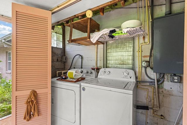 507 PINEWOOD AVENUE, Nokomis, FL 34275