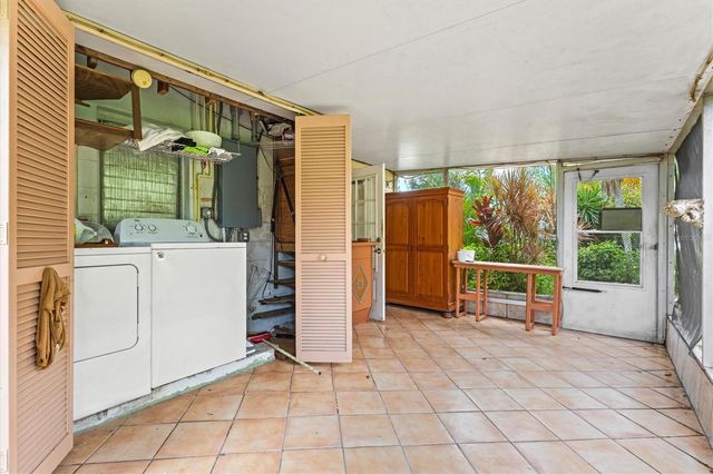 507 PINEWOOD AVENUE, Nokomis, FL 34275