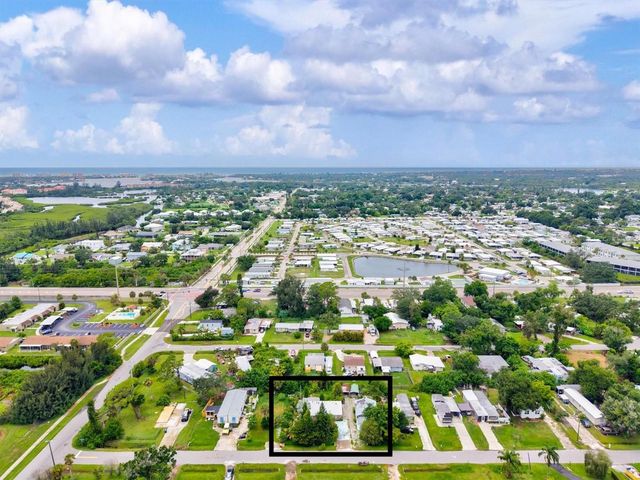 507 PINEWOOD AVENUE, Nokomis, FL 34275