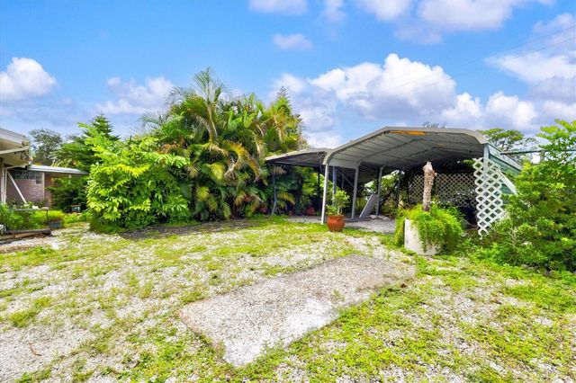 507 PINEWOOD AVENUE, Nokomis, FL 34275