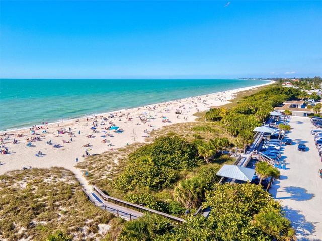507 PINEWOOD AVENUE, Nokomis, FL 34275