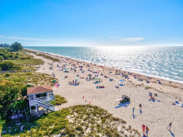 507 PINEWOOD AVENUE, Nokomis, FL 34275