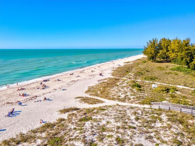 507 PINEWOOD AVENUE, Nokomis, FL 34275