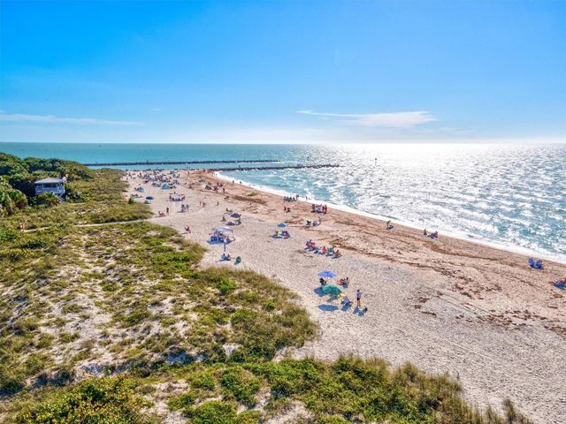 507 PINEWOOD AVENUE, Nokomis, FL 34275